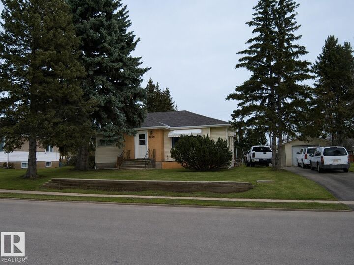 5023 50 Street — photo 1
