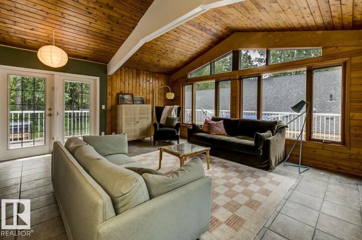 Property Photo: 6 Hazel Avenue AB T0E 0L0