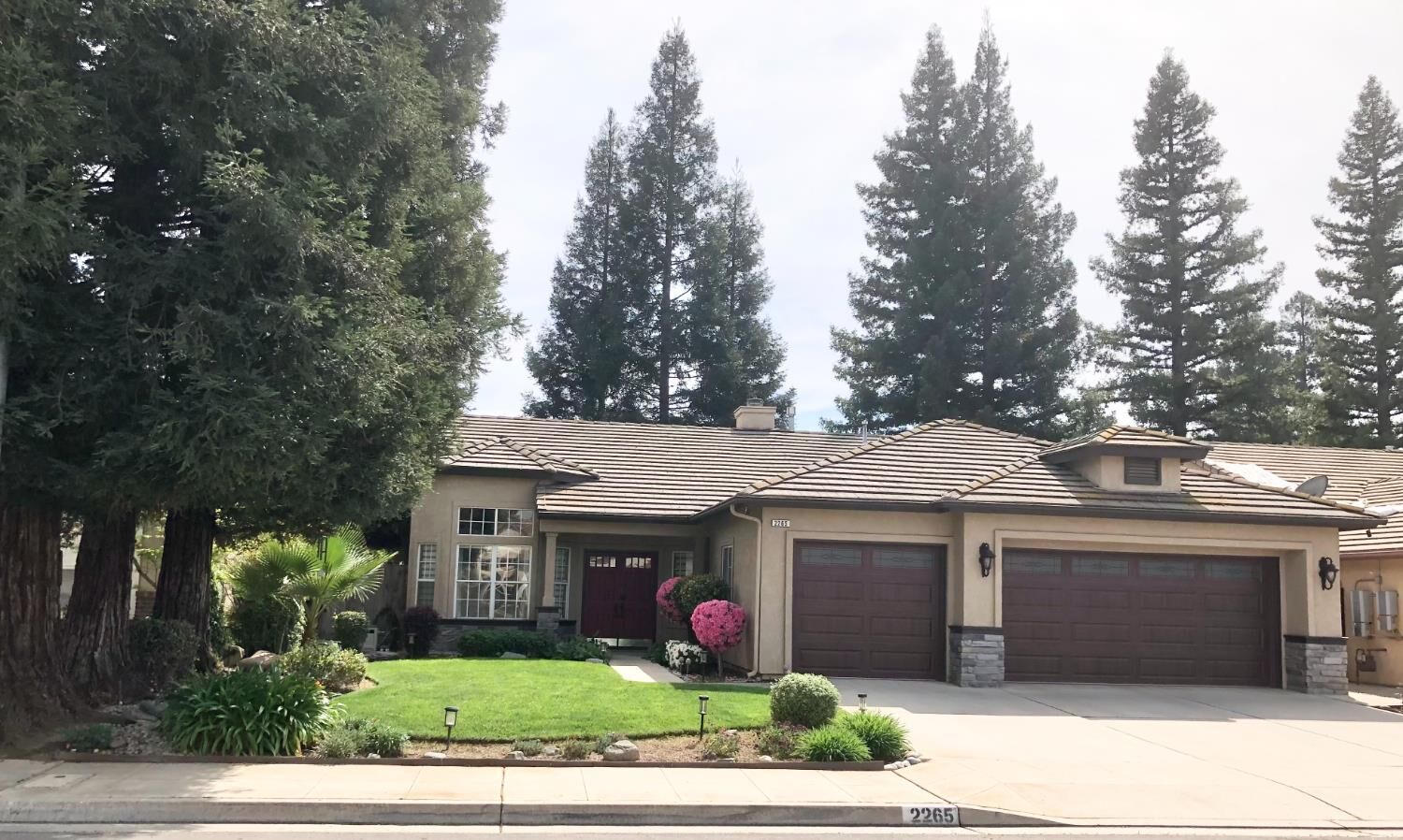 Property Photo:  2265 E Utah Avenue  CA 93720 