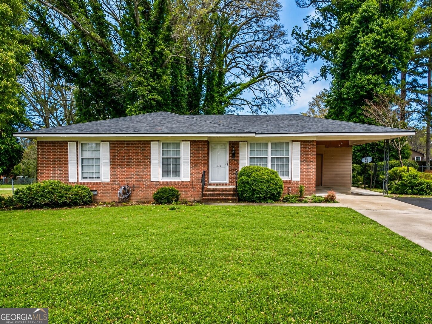 Property Photo: 263 E Girard Avenue GA 30125