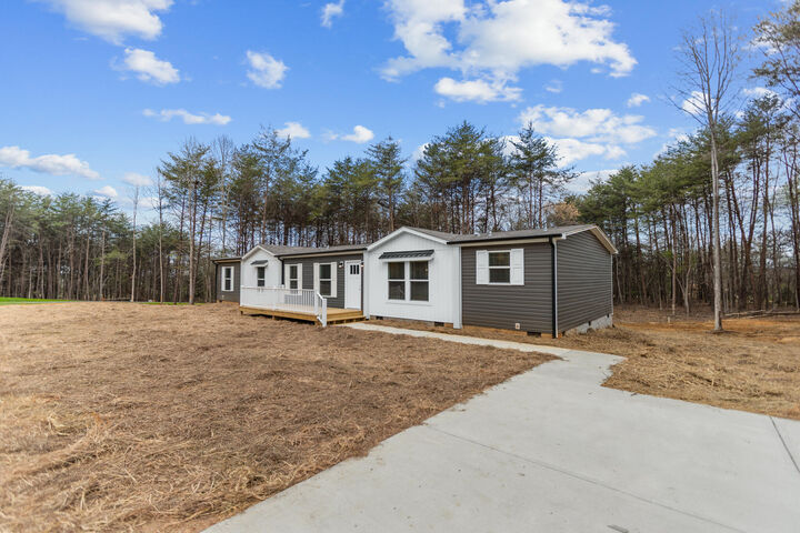 Property Photo:  569 County Road 784A  TN 37331 