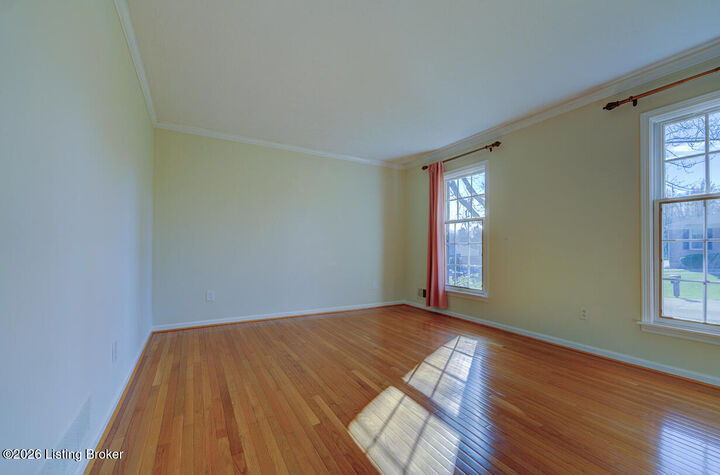 Property Photo: 8605 Longborough Way KY 40299