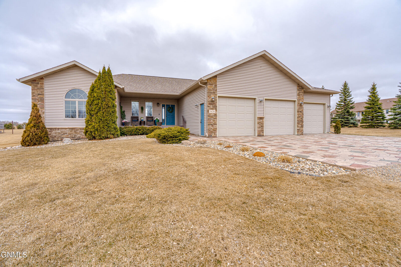 Property Photo: 5626 Shoal Drive ND 58503