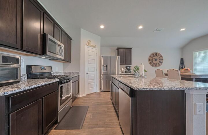 Property Photo:  3923 Hawaiian Court  TX 77521 