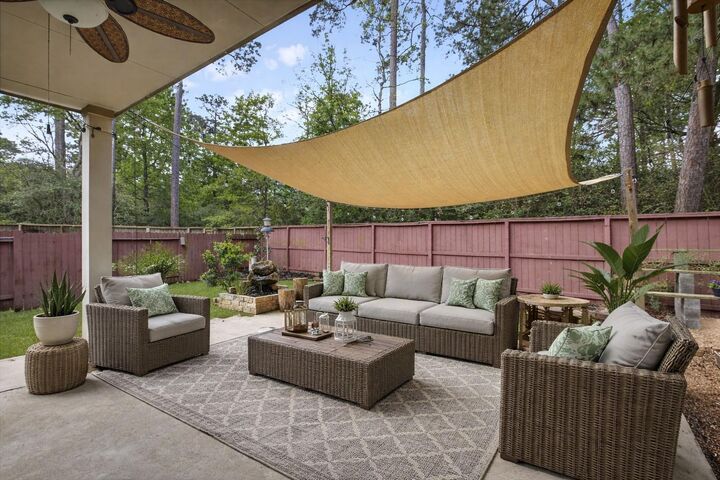 Property Photo:  154 W Burberry Circle  TX 77384 