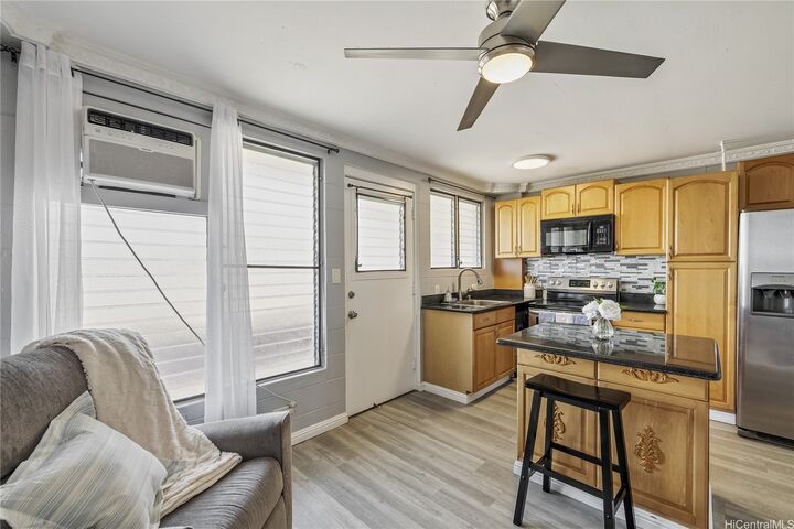 Property Photo:  636 Nalanui Street 404  HI 96817 