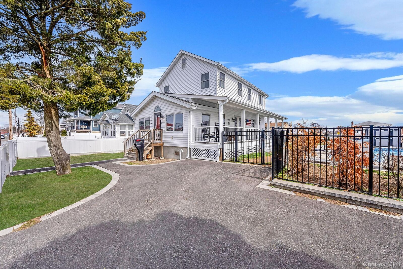 Property Photo:  794 Pecan Street  NY 11757 