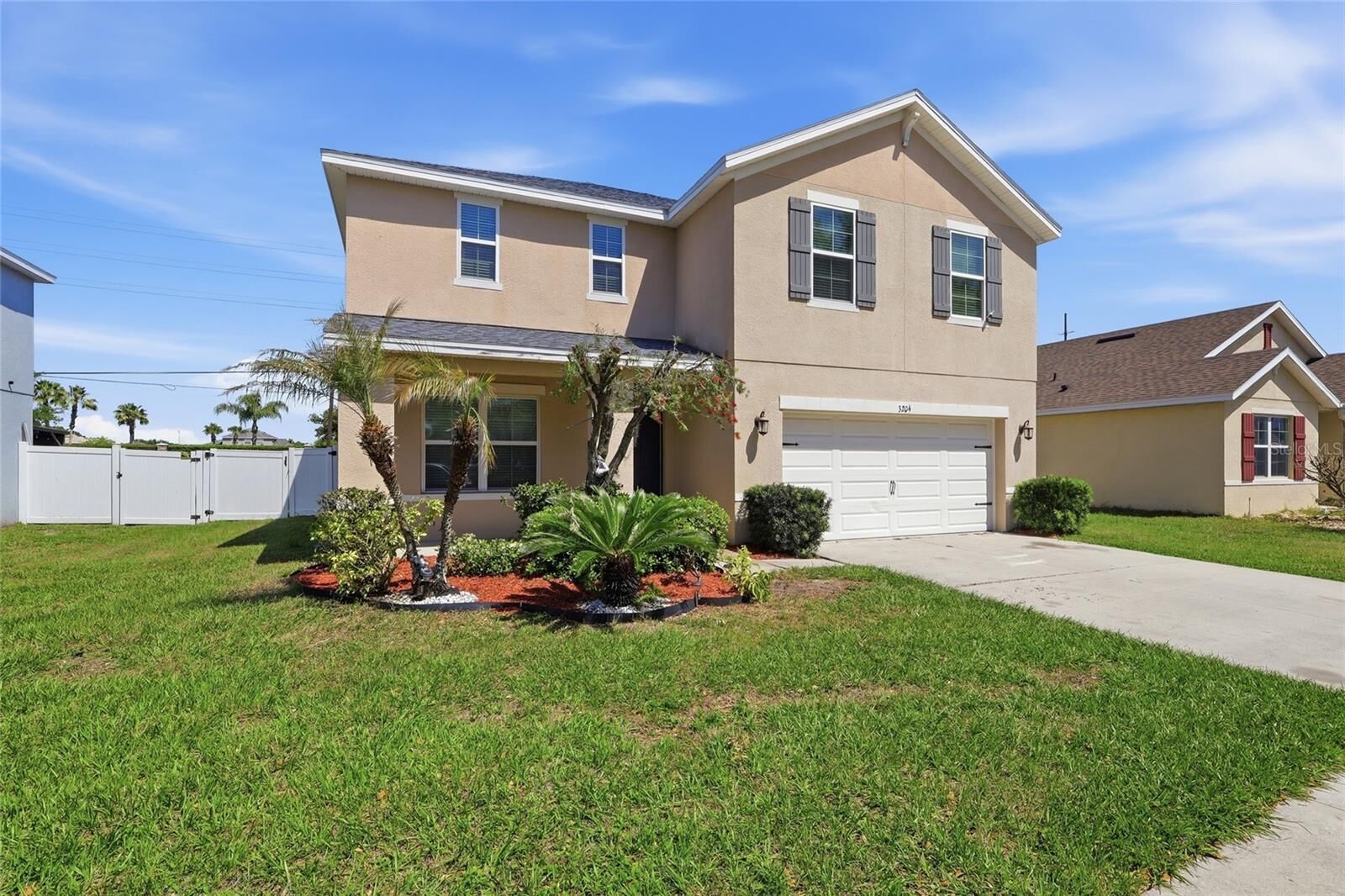 Property Photo: 3204 Azalea Blossom Drive FL 33567
