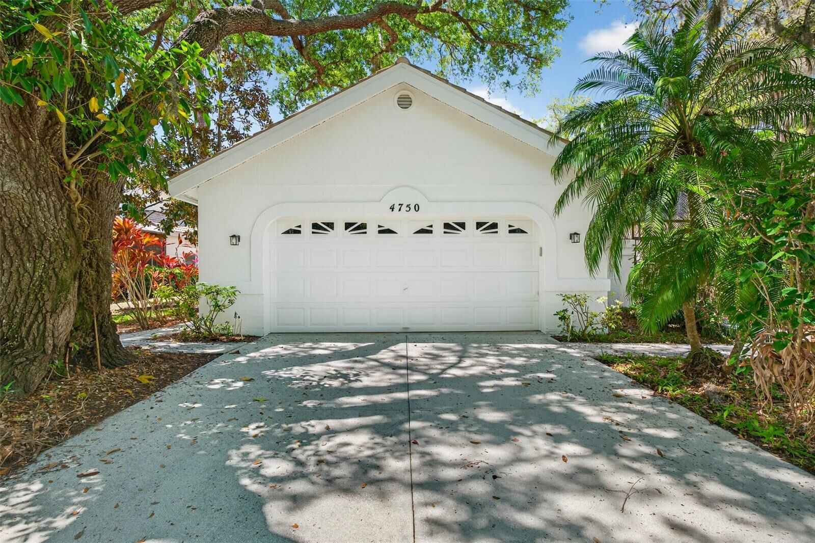 Property Photo:  4750 Tivoli Avenue  FL 34235 