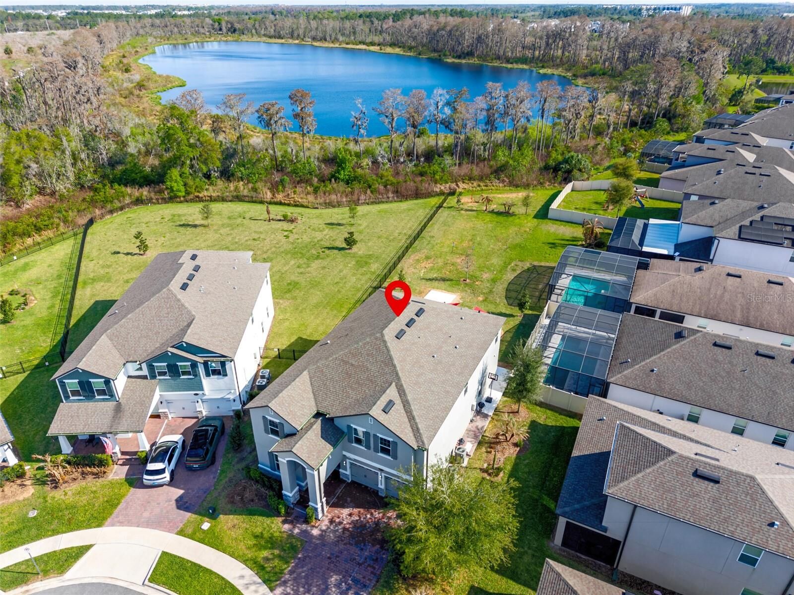 Property Photo: 16006 Gilden Way FL 34787