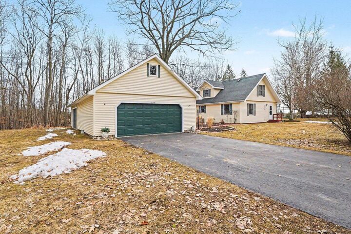 Property Photo:  1728 Linksview Way  MI 48624 