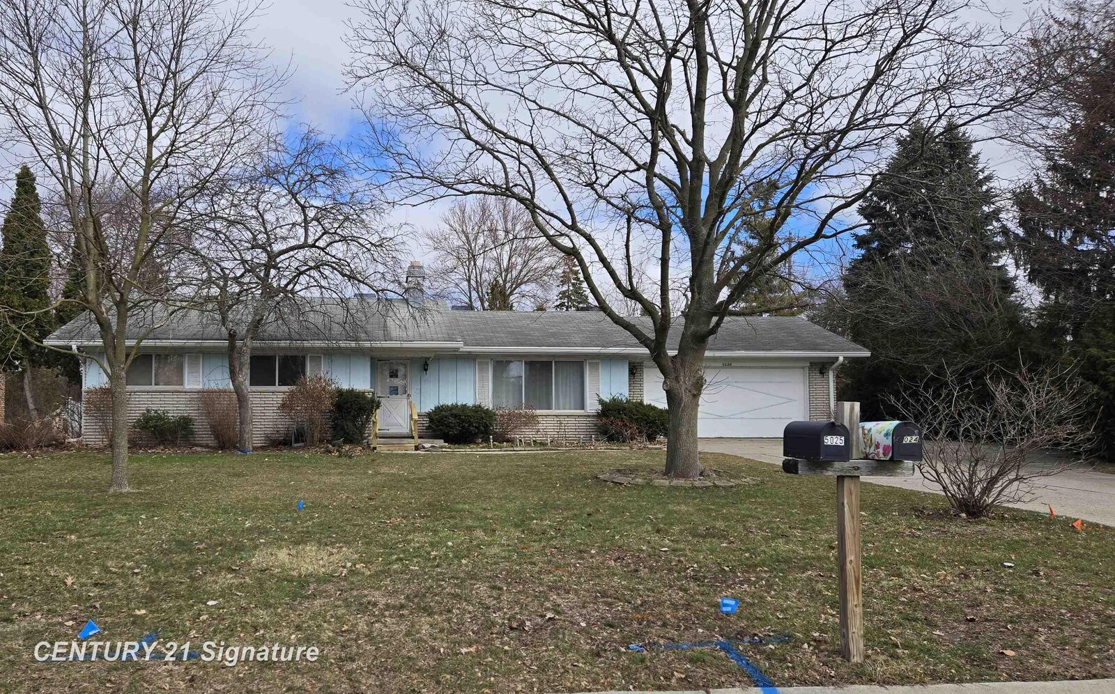 Property Photo:  5024 Clydesdale Lane  MI 48603 