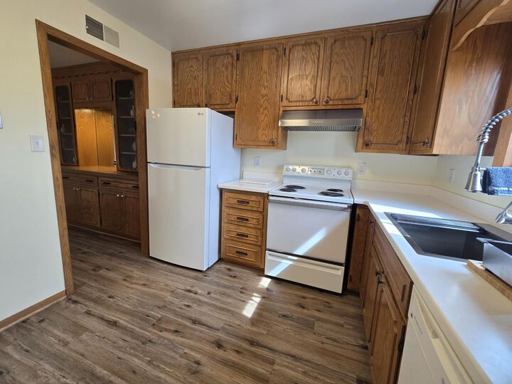 Property Photo: 2411 Cross Creek Dr C WI 53081