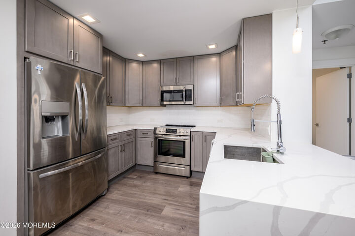 Property Photo:  1 Carriage City Plaza  NJ 07065 