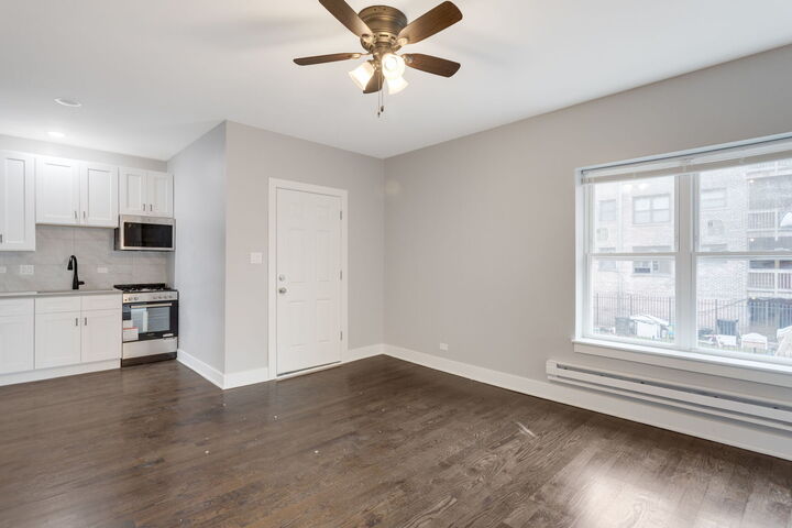 Property Photo:  8022 S Ellis Avenue 1A  IL 60619 