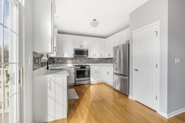 Property Photo:  375 N Commerce Street  IL 60504 