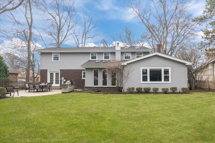 Property Photo:  1632 Longvalley Drive  IL 60062 