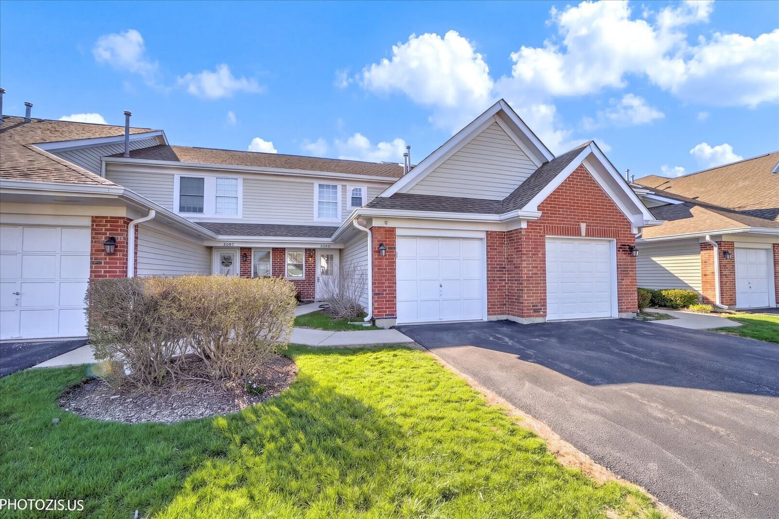 Property Photo:  208 Westminster Court D  IL 60193 