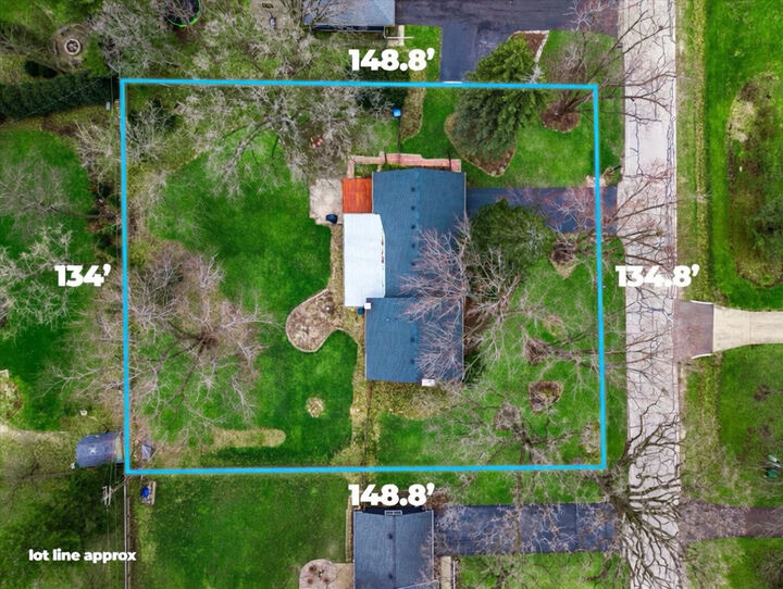 Property Photo: 8S295 College Road IL 60540