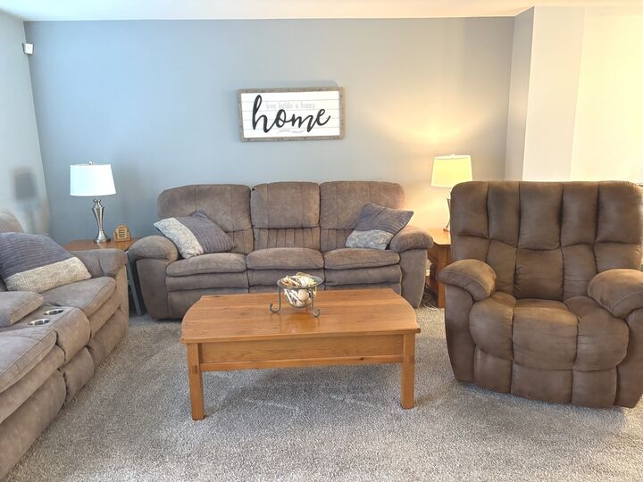 Property Photo: 582 Spring Leaf Drive IL 60431