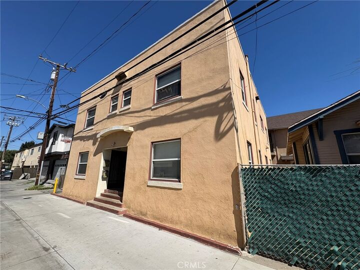 Property Photo: 617 West 3rd Street CA 90802