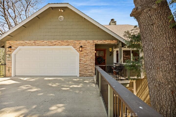 Property Photo: 813 Brentwood CA 92352