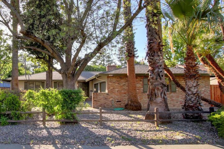 Property Photo: 1013 Plum Lane CA 95616