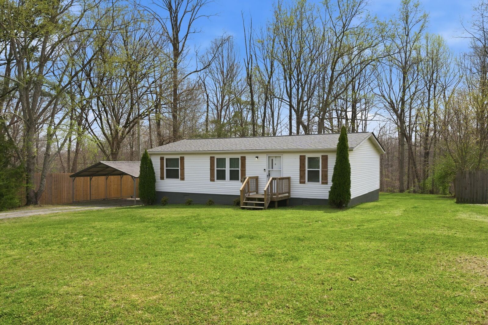 Property Photo: 1008 Dogwood Dr TN 37015