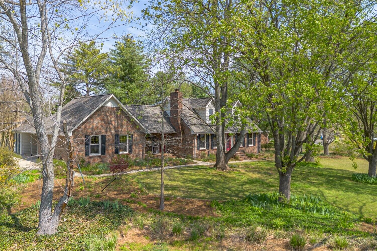 Property Photo: 1802 London Ave TN 37129