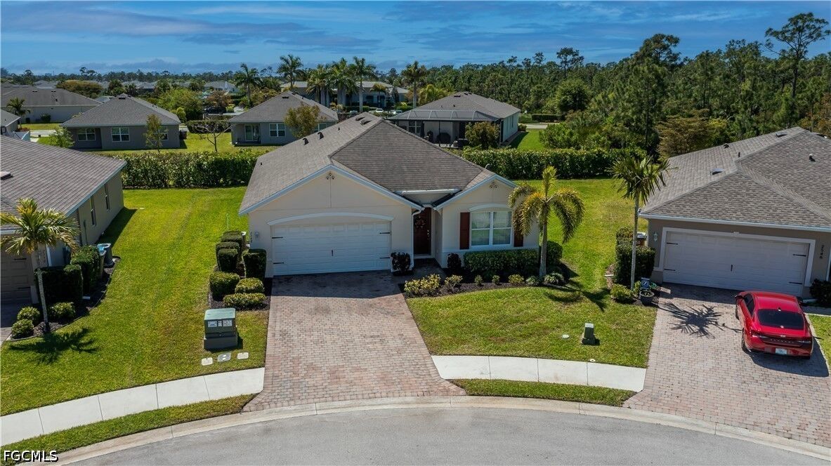 Property Photo:  2548 Ocasa Court  FL 33909 
