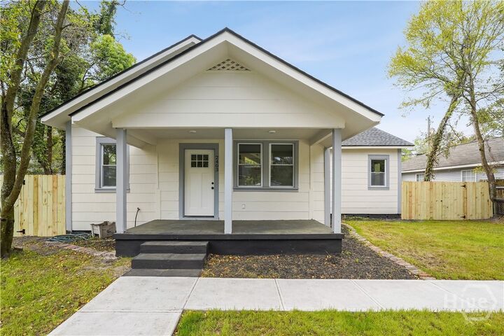 Property Photo: 2403 Mississippi Avenue GA 31404