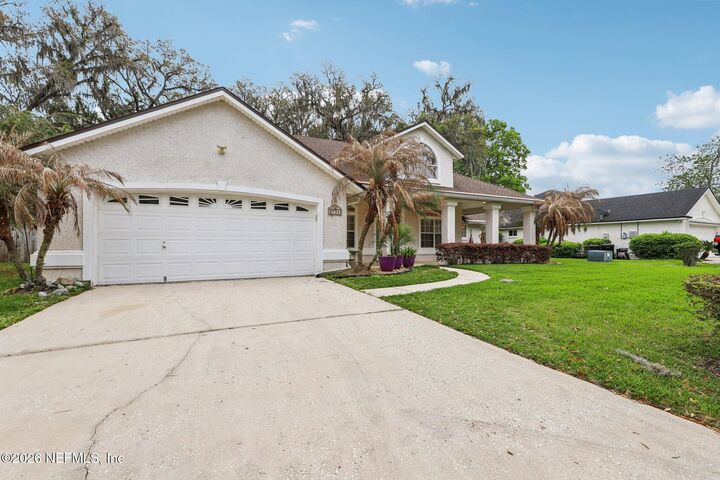 Property Photo: 1795 Hideaway Hill Court FL 32068