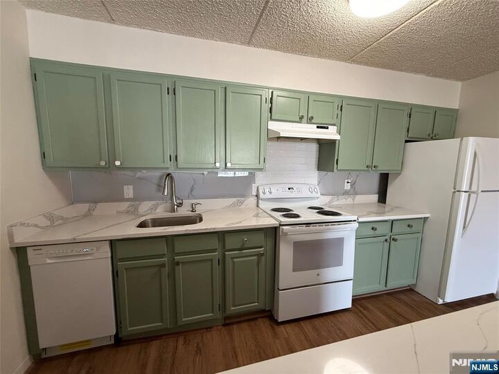 Property Photo: 281 Park Street 3B NJ 07601