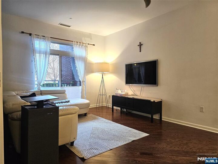 Property Photo:  1121 Riverview Avenue 121  NJ 07631 