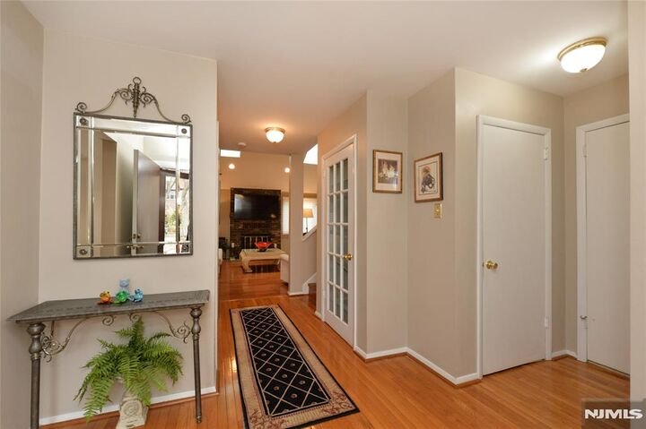 Property Photo:  6 Romopock Court 6  NJ 07430 