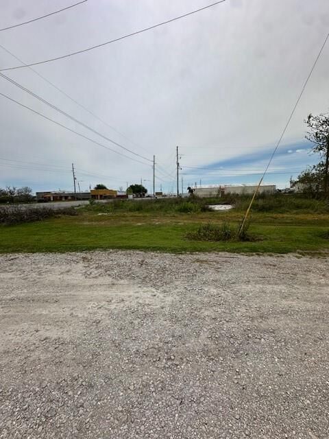 Property Photo:  107 Gasquet Lane  LA 70091 