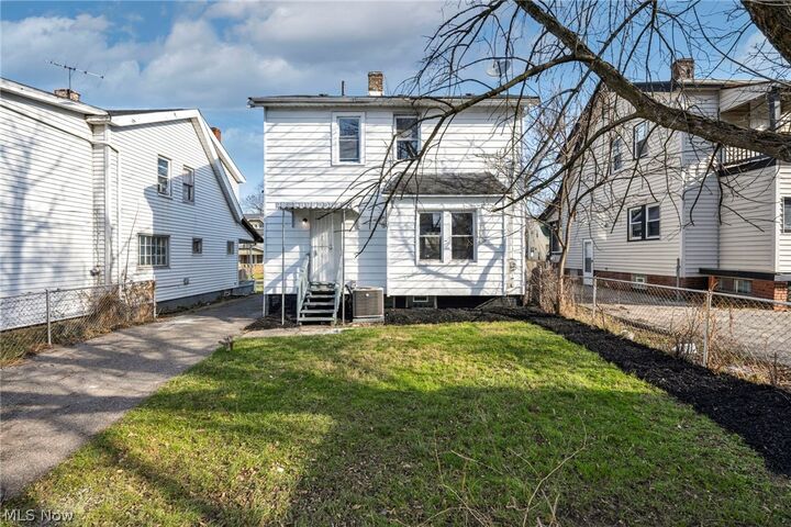 Property Photo:  13620 S Parkway Drive  OH 44105 