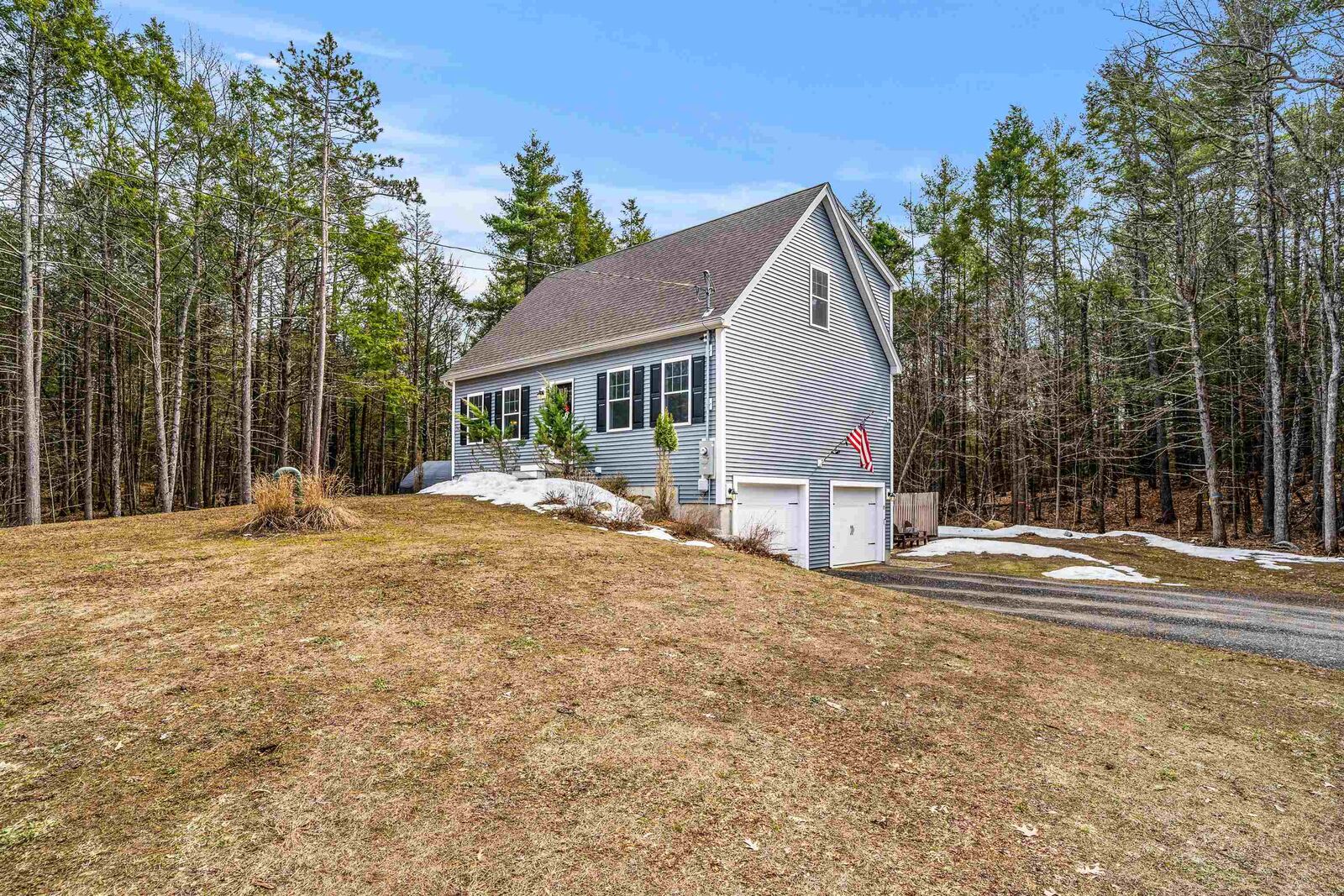 Property Photo:  85 Kennard Road  NH 03290 