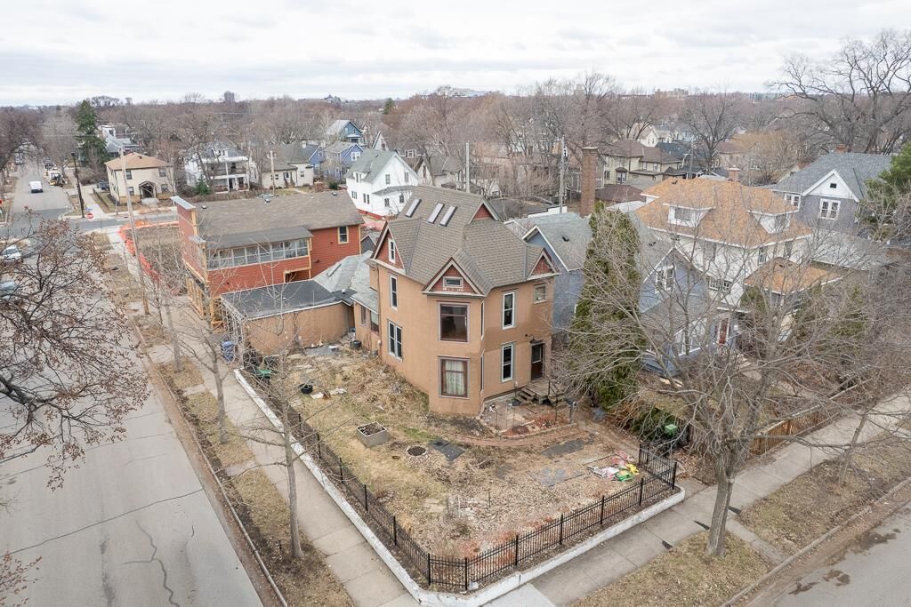 Property Photo:  3252 Pleasant Avenue  MN 55408 