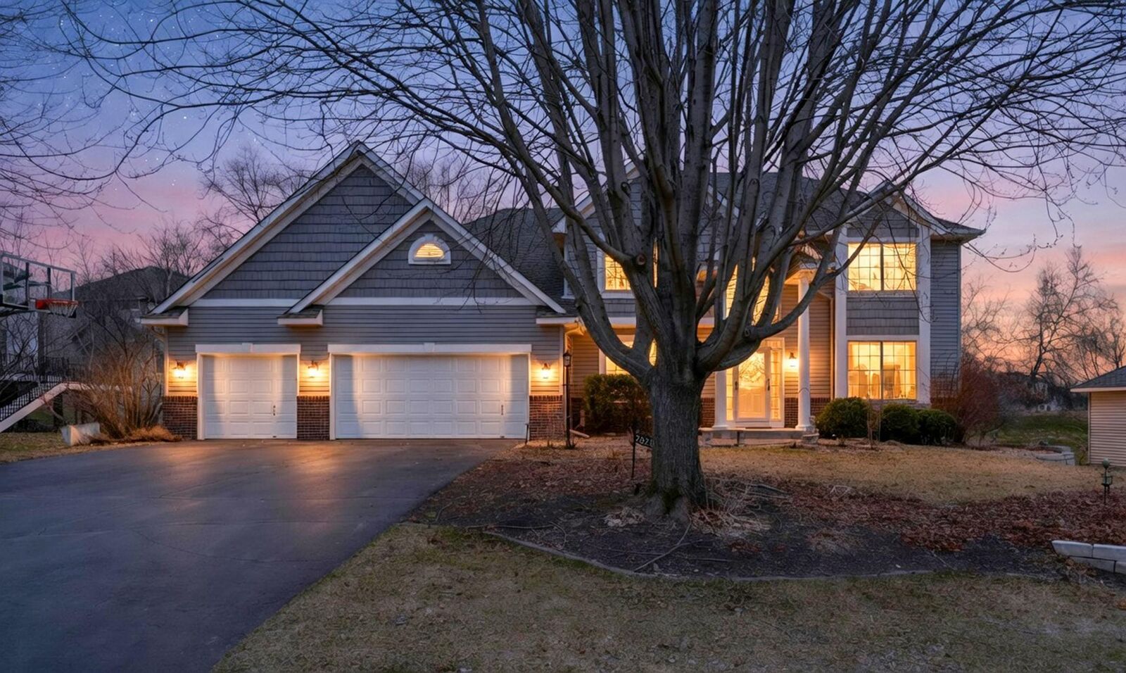 Property Photo:  2829 Eagle Valley Circle  MN 55129 