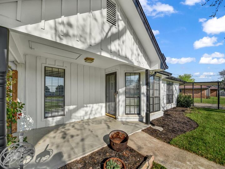 Property Photo: 305 Gandy Street TX 76462