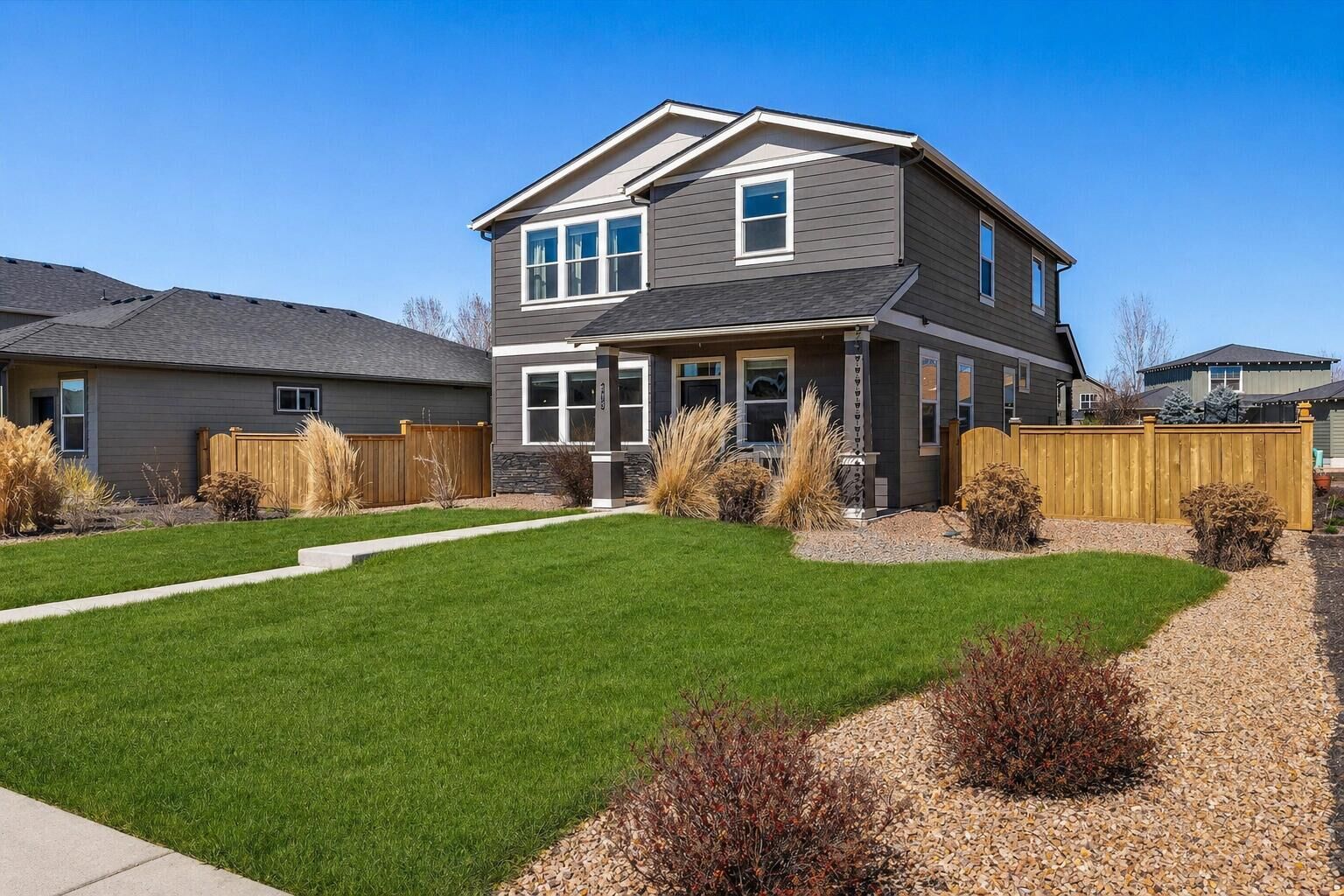 Property Photo:  715 NE Union Loop  OR 97754 