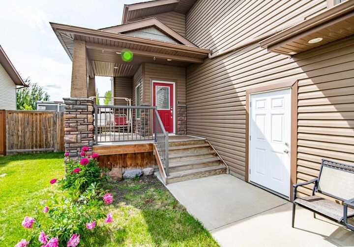 Property Photo: 18 Mackenzie Crescent AB T4L 0B3