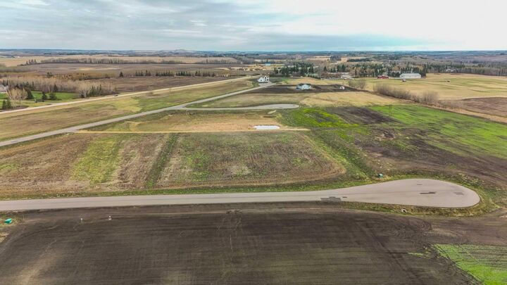 Property Photo:  28163 Township Road 374 11  AB T4E 2E1 