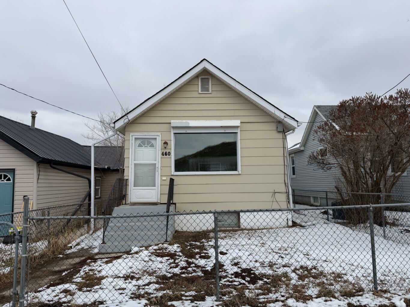 Property Photo:  460 3 Street SW  AB T0J 0Y6 