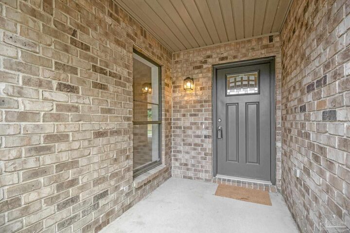 Property Photo:  868 Valley Ridge Cir  FL 32514 