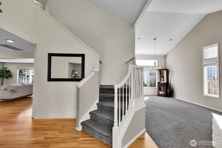 Property Photo:  915 N Laurel Lane  WA 98406 