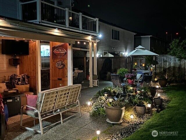 Property Photo:  915 N Laurel Lane  WA 98406 