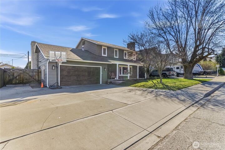 Property Photo:  1013  Glenwood Avenue  WA 98801 