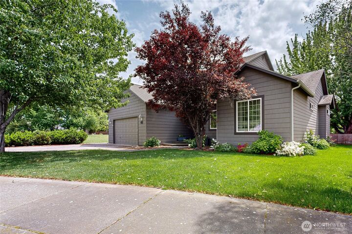 Property Photo: 48 Parkwood Circle WA 99362